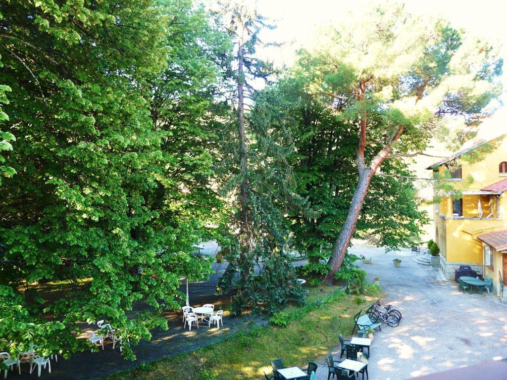 Hotel Le Mas Fleuri Vernet-les-Bains Room photo
